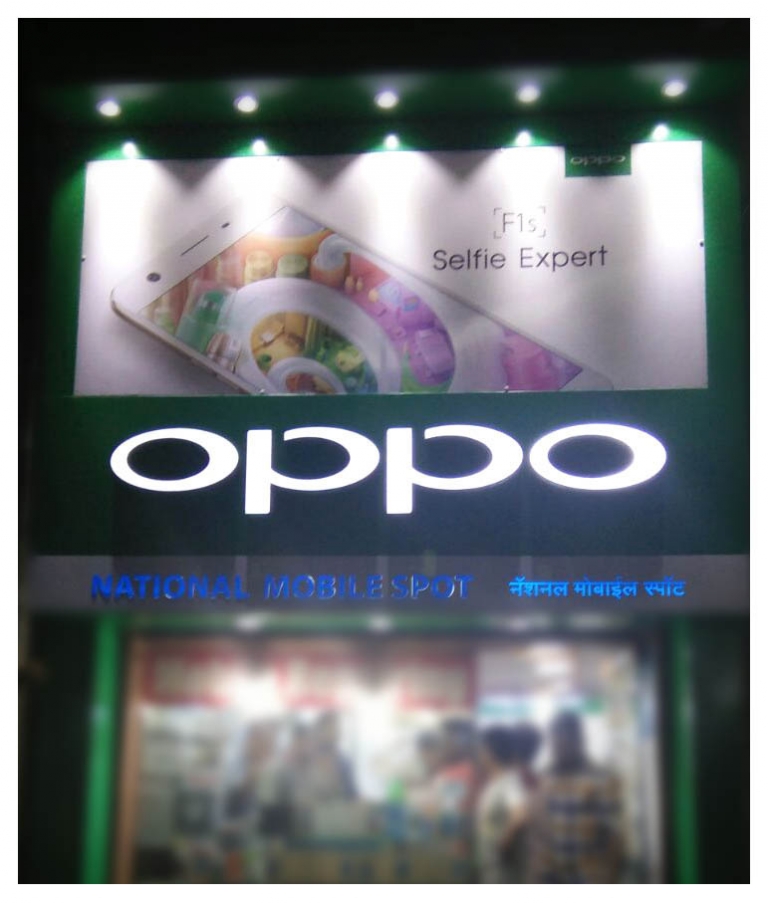 OPPO-SHOP-SINAGE-planet-dezign