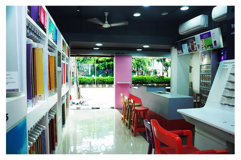 retail-store-design-asian-paints-planet-dezign